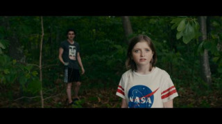 Кадр з фільму Ілюзія безпеки