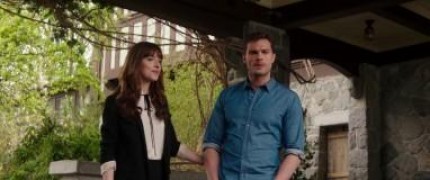 Кадр з фільму П'ятдесят відтінків свободи