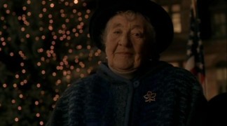 Кадр з фільму Зруйноване місто