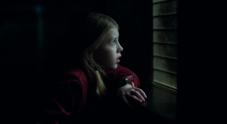 Кадр з фільму Жало