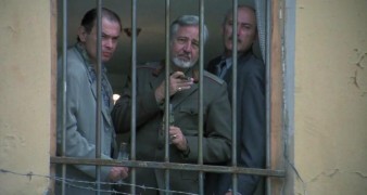 Кадр з фільму У пеклі