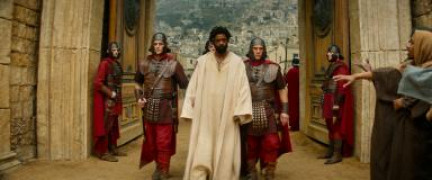 Кадр з фільму Книга Кларенса