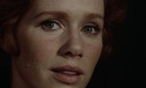 Кадр з фільму Шепіт і крик