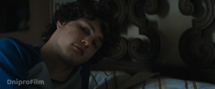 Кадр з фільму Білий хлопець Рік