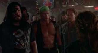 Кадр з фільму Незворушний