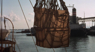 Кадр з фільму Розірвана завіса