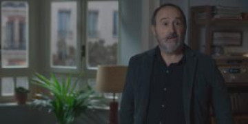 Кадр з фільму Сусіди зверху