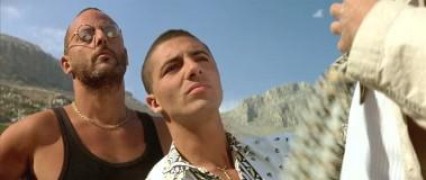 Кадр з фільму Блакитна безодня