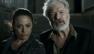 Кадр з фільму Тиждень акул