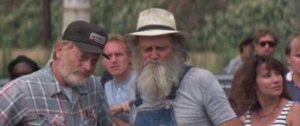 Кадр з фільму Придорожній заклад