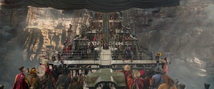 Кадр з фільму Пен: подорож до Небувалії