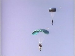 Кадр з фільму У Безвиході. Втеча з чотирнадцятої зони