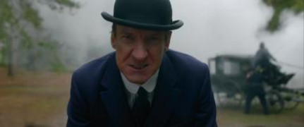 Кадр з фільму Енола Xолмс 2