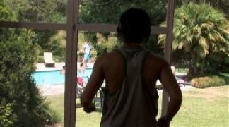 Кадр з фільму Дефіцит