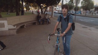 Кадр з фільму Поцілуночок