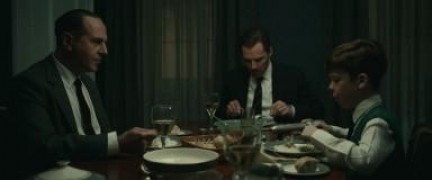 Кадр з фільму Кур'єр (Код: Залізна кора)