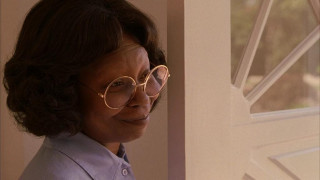 Кадр з фільму Високі паркани