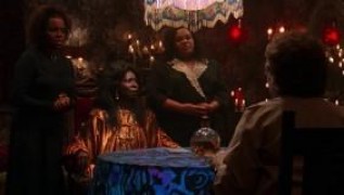 Кадр з фільму Привид