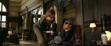 Кадр з фільму Кур'єр