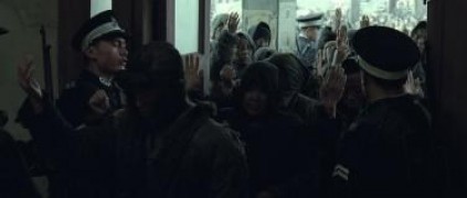 Кадр з фільму Згадуючи 1942