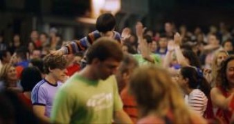 Кадр з фільму Кузени