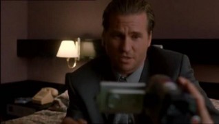 Кадр з фільму Тяжкі гроші