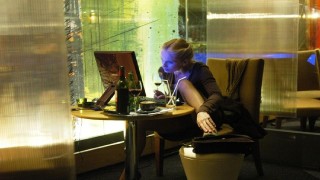 Кадр з фільму Самотність в мережі