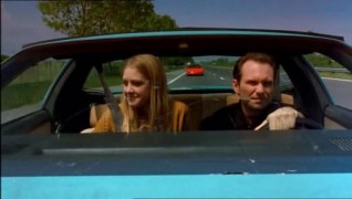 Кадр з фільму Тяжкі гроші