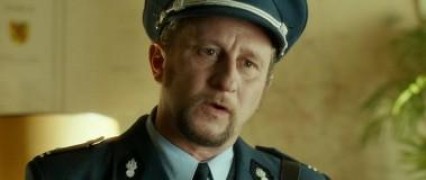 Кадр з фільму Митниця дає добро