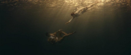 Кадр з фільму Низько