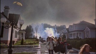 Кадр з фільму Облога прибульців