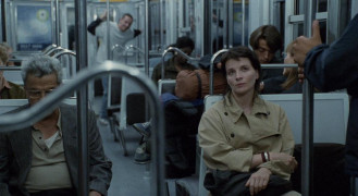 Кадр з фільму Код невідомий: Незакінчена розповідь про кілька подорожей