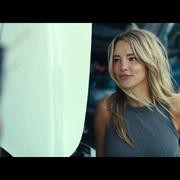 Кадр з фільму Небезпечна тварина