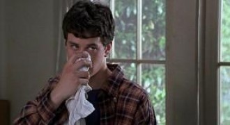 Кадр з фільму Самогубство у коледжі