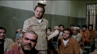 Кадр з фільму Член Комори