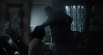 Кадр з фільму Збирач боргів