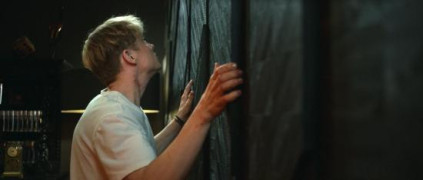 Кадр з фільму Цегла