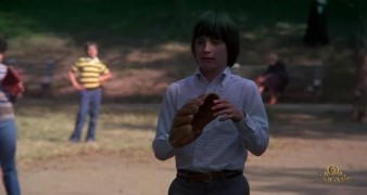 Кадр з фільму Багаті дітки