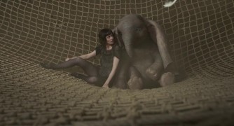 Кадр з фільму Дамбо