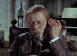 Кадр з фільму Не кажучи вже про всіх цих жінок