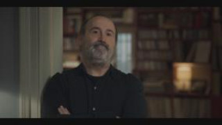 Кадр з фільму Сусіди зверху