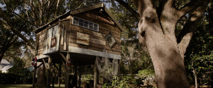 Кадр з фільму Монстри літа