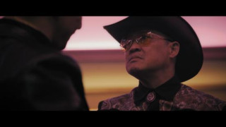 Кадр з фільму Він шалений