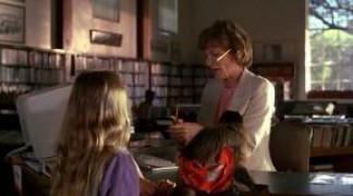 Кадр з фільму Халепа з мавпою