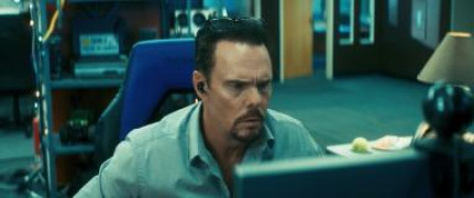 Кадр з фільму Небезпечне місце