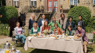 Кадр з фільму Східний вітер: Великий ураган