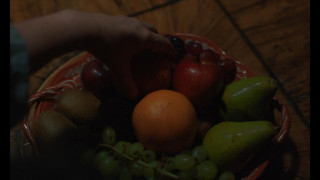 Кадр з фільму Втрачена донька