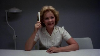 Кадр з фільму Громадянка Рут