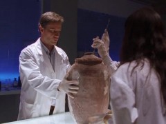 Кадр з фільму Ковчег монстра