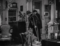 Кадр з фільму З собою не забрати